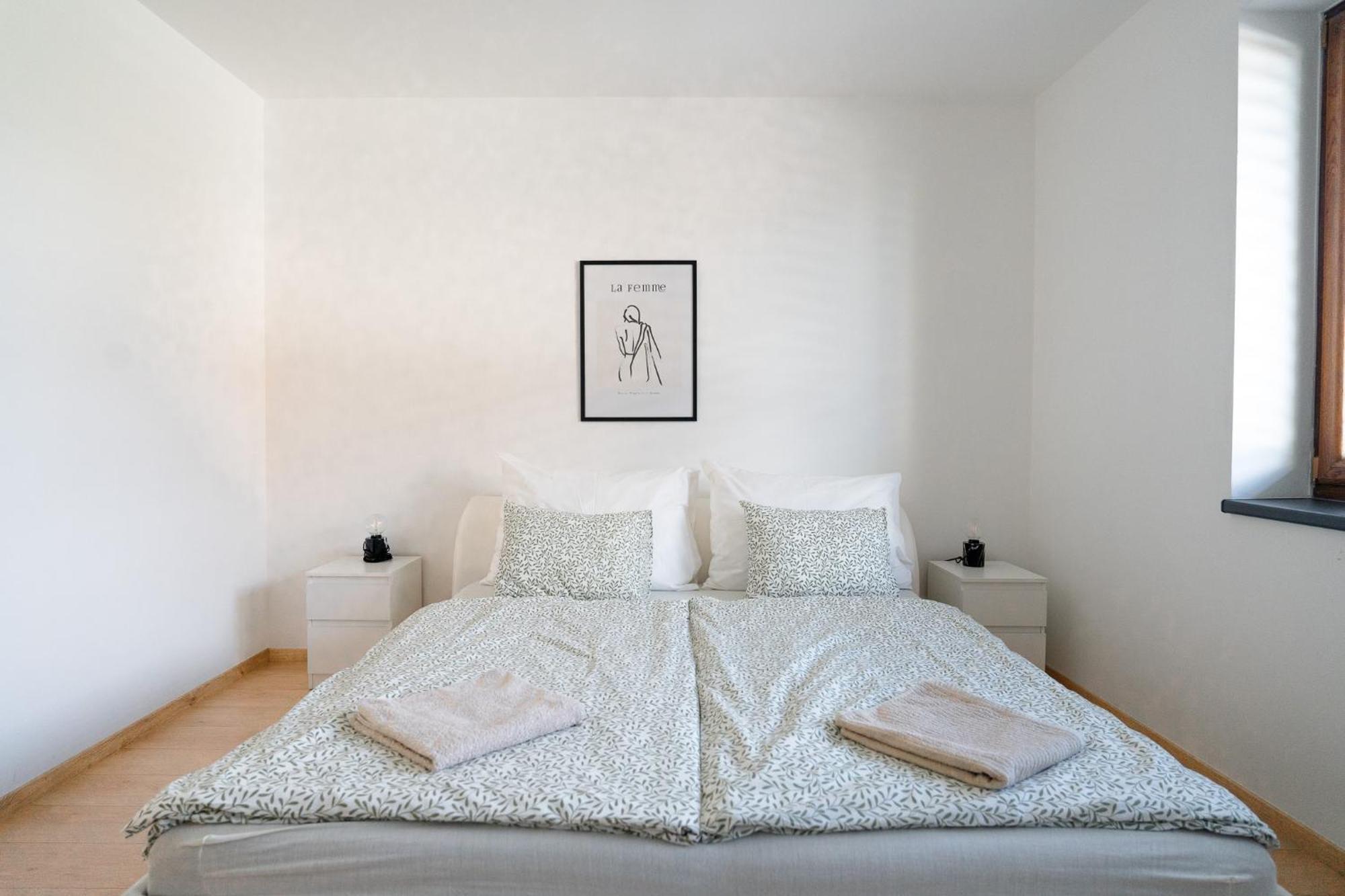 The Dante Villa Apartments プラハ エクステリア 写真