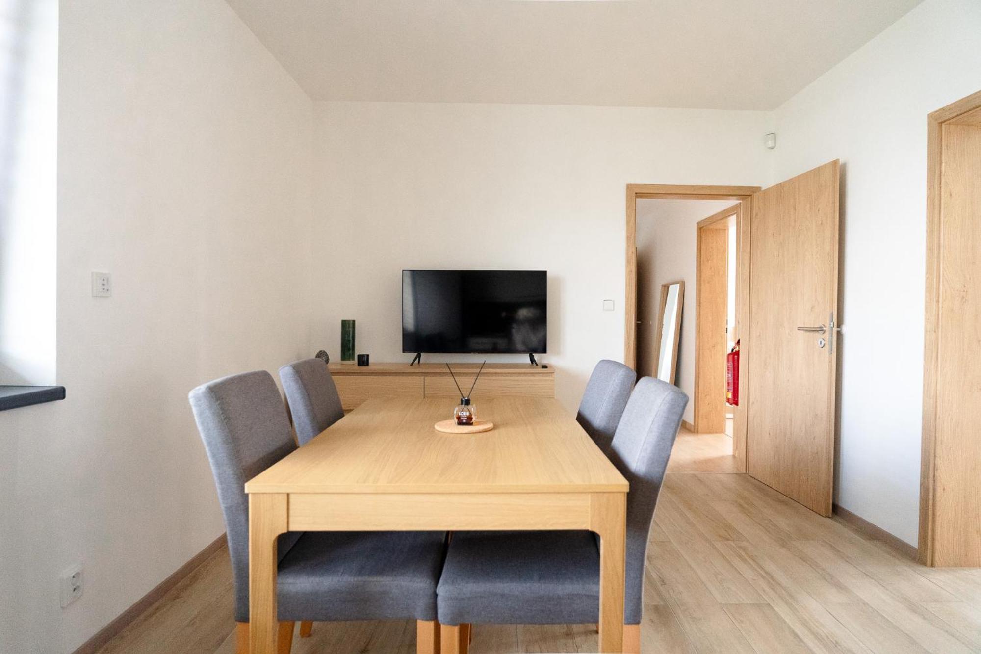 The Dante Villa Apartments プラハ エクステリア 写真